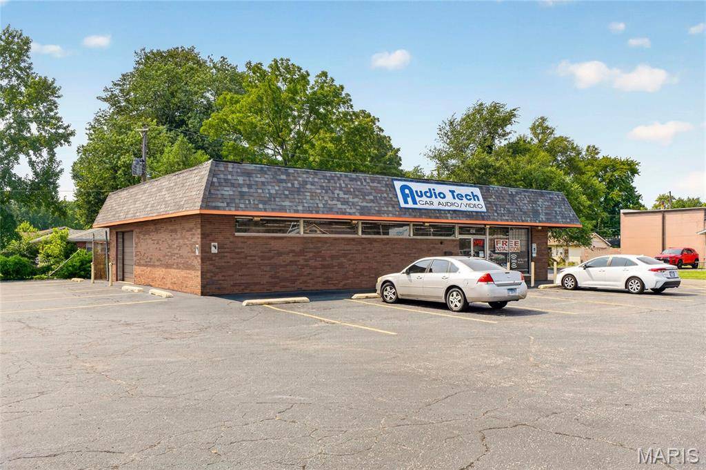 5401 N Illinois ST, Fairview Heights, IL 62208