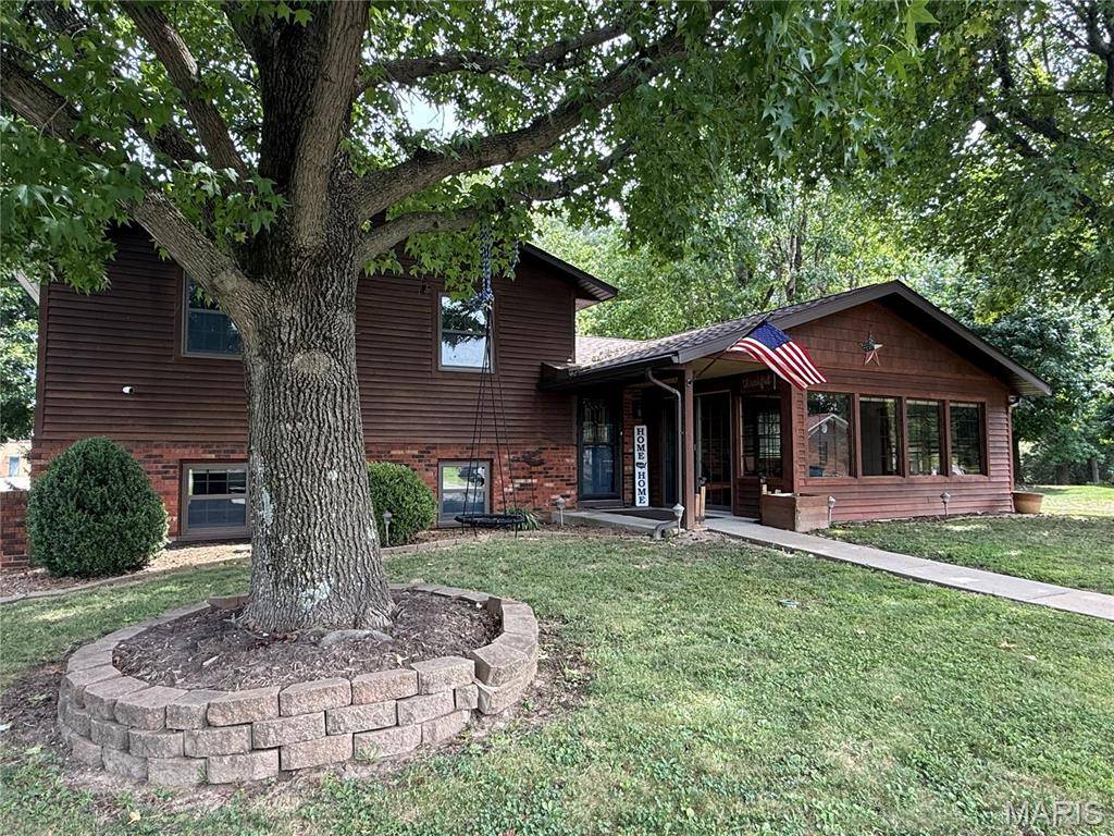 806 Charles CT, Steeleville, IL 62288