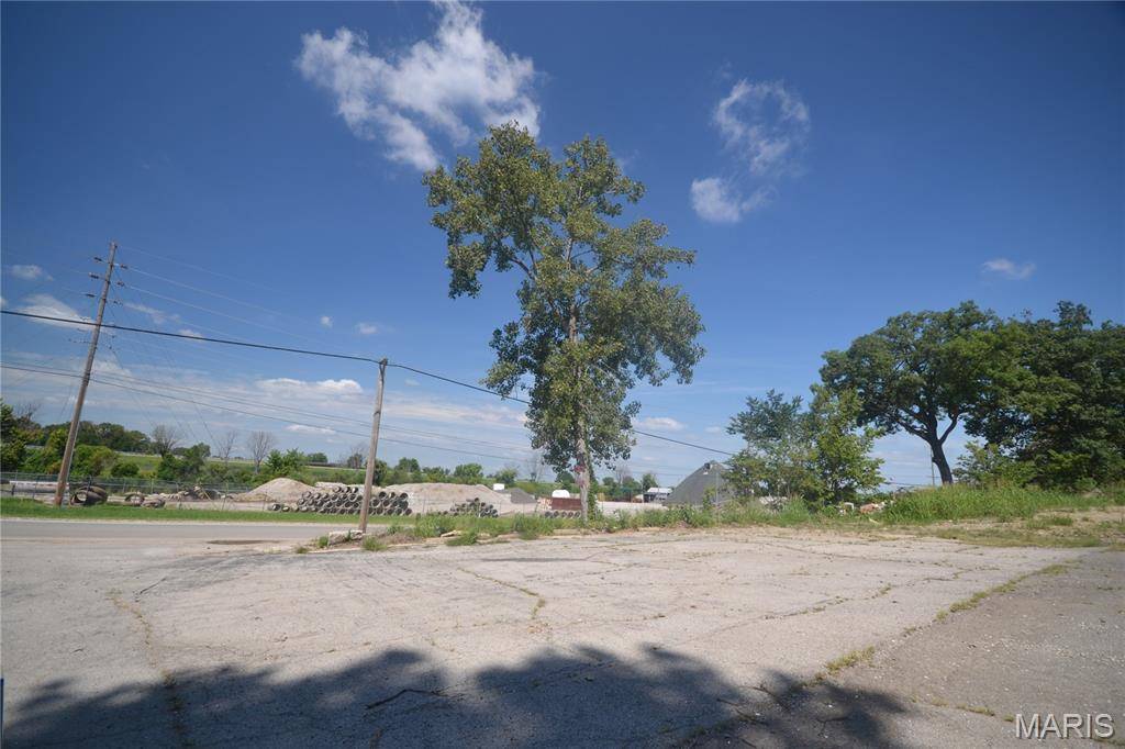 308 Old State Route 3, Columbia, IL 62236