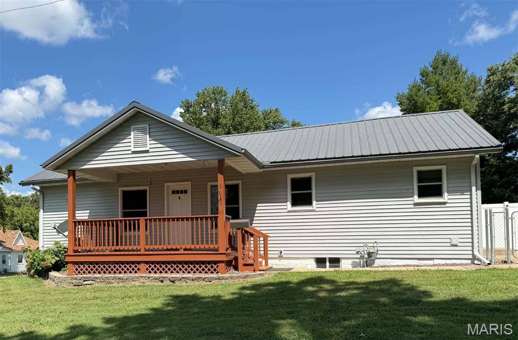 330 S 2nd ST, Vandalia, IL 62471