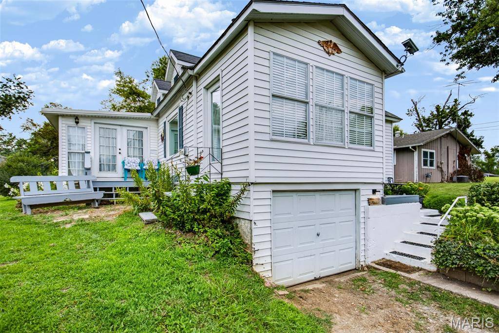 706 Spring Street, Pleasant Hill, IL 62366