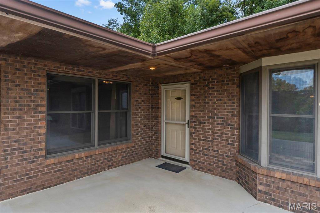 7 Greenbriar LN, Chester, IL 62233