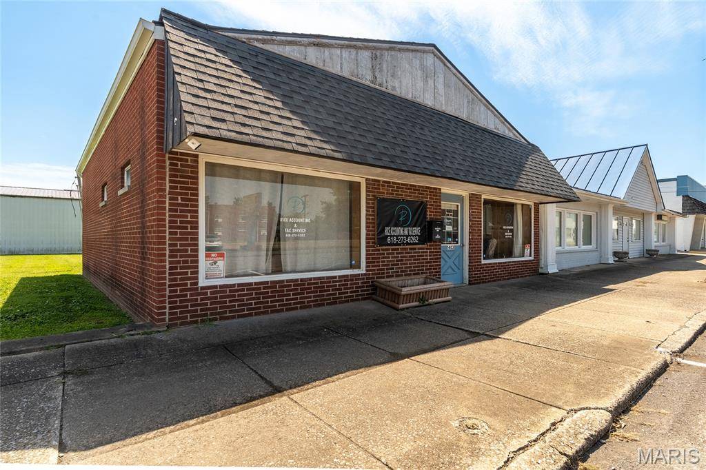 1403 Locust, Eldorado, IL 62930