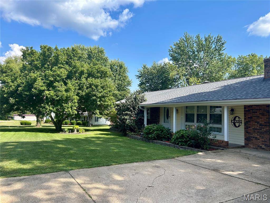 425 Eggers ST, Bismarck, MO 63624