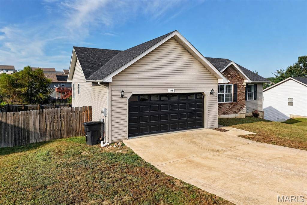 135 Lyle Curtis CIR, Waynesville, MO 65583