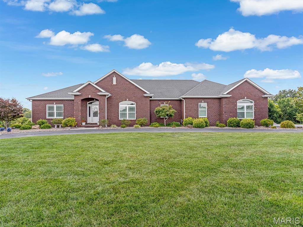 600 Covington DR, Waterloo, IL 62298