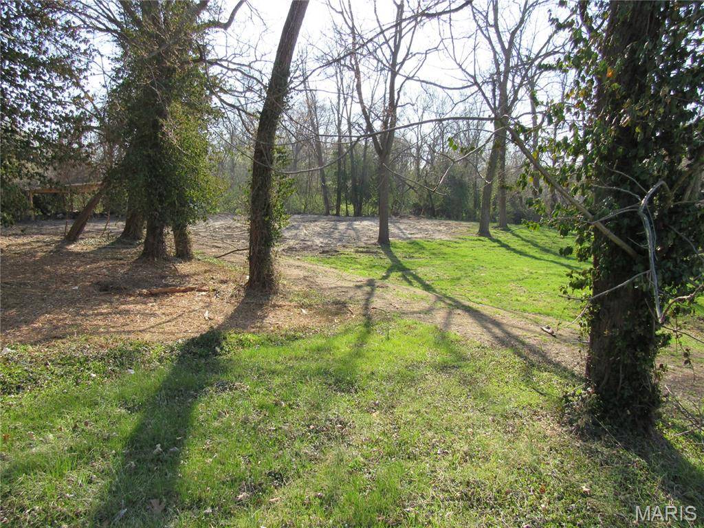6405 GODFREY RD, Godfrey, IL 62035