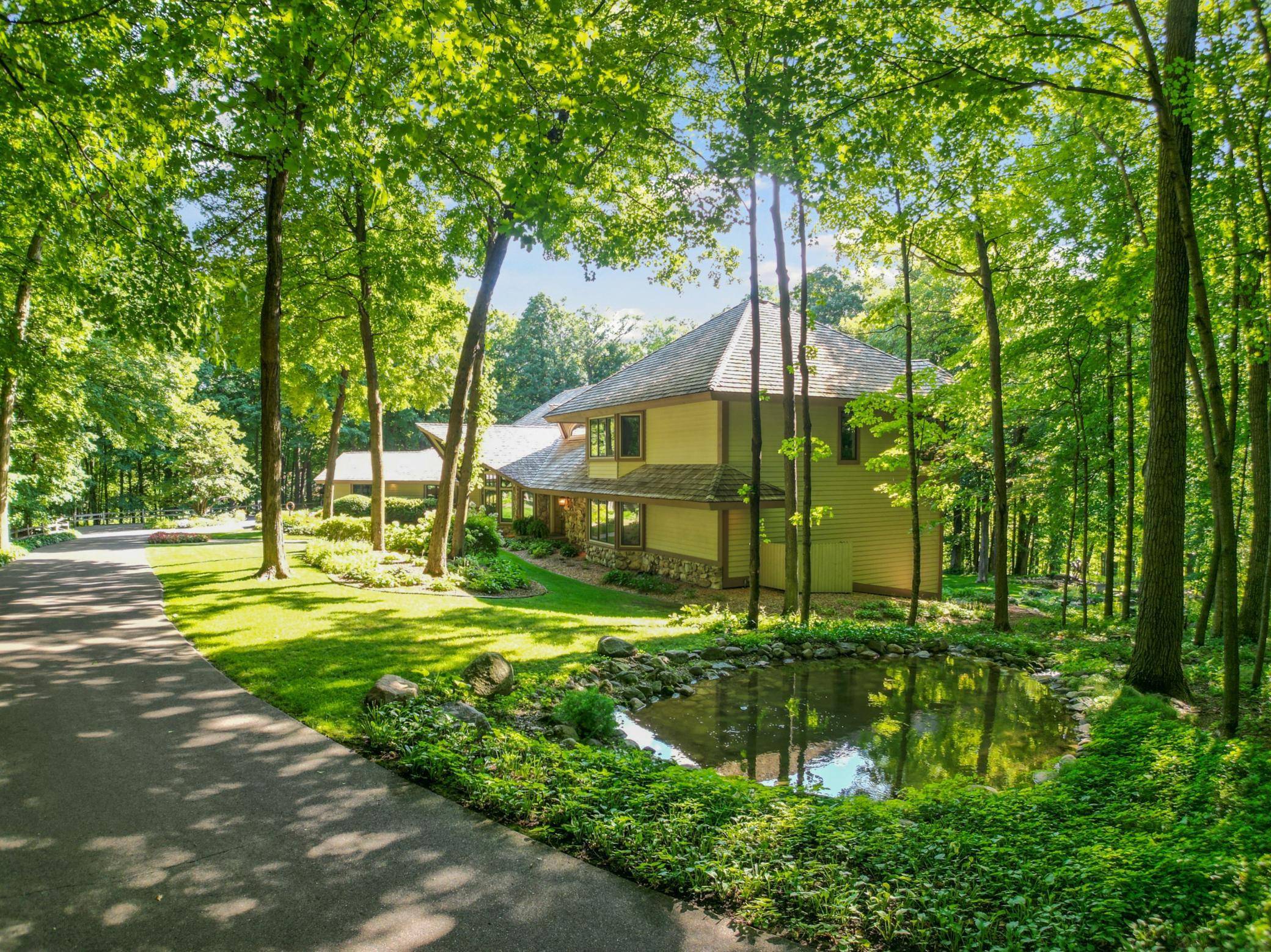 1420 Tamarack DR, Medina, MN 55356