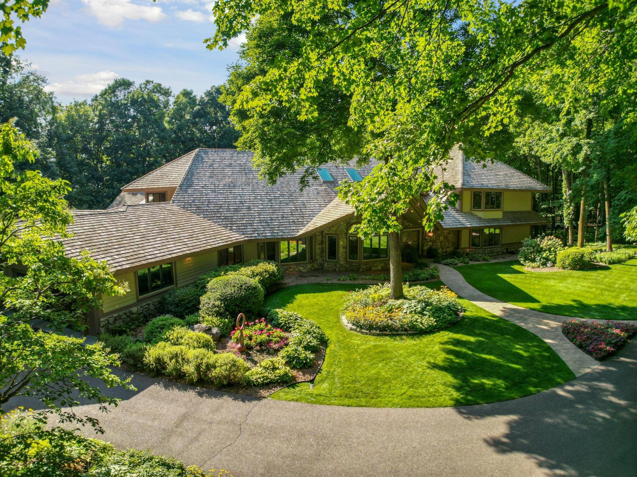 1420 Tamarack DR, Medina, MN 55356