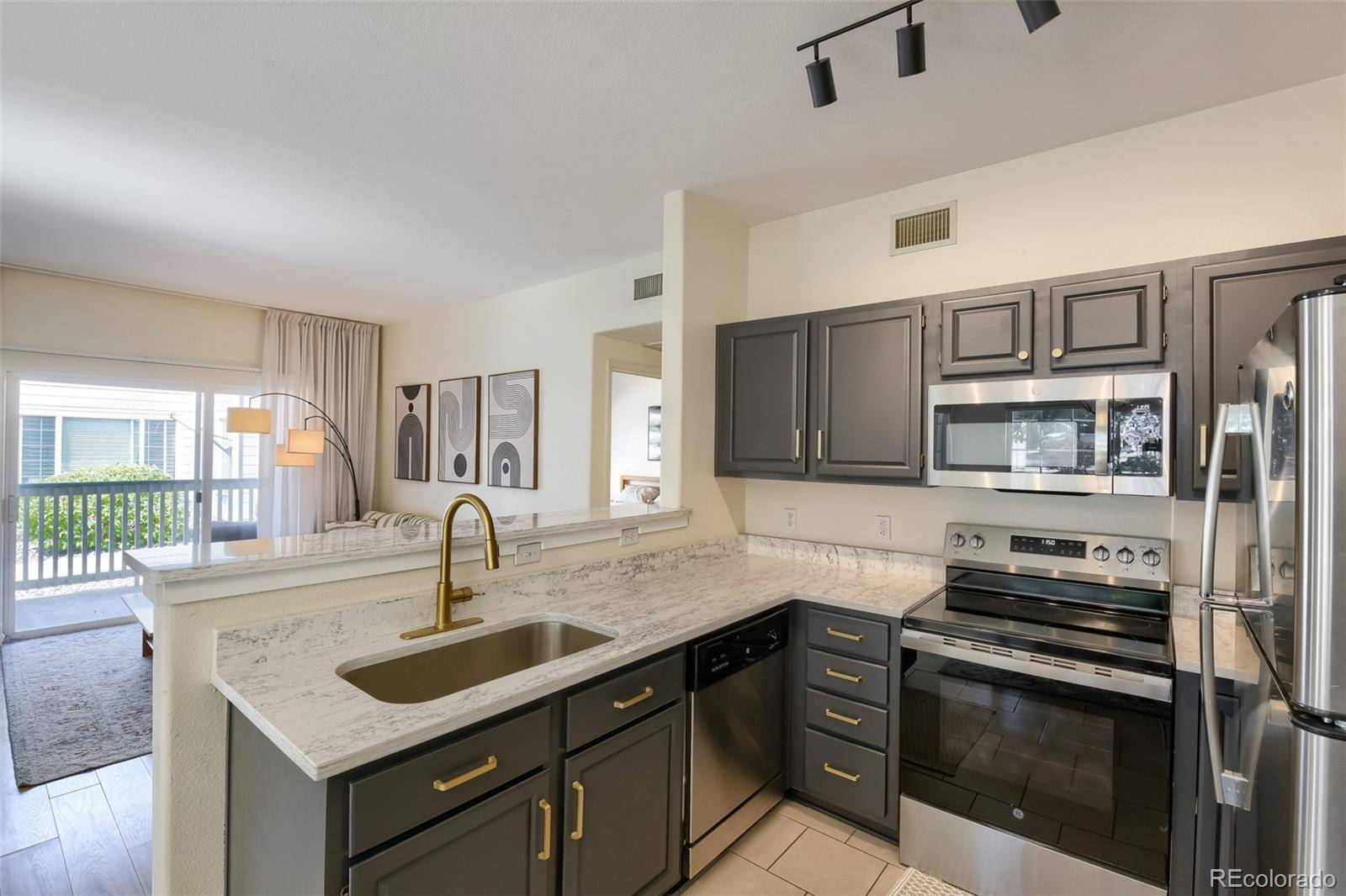 8365 Pebble Creek WAY #104, Littleton, CO 80126
