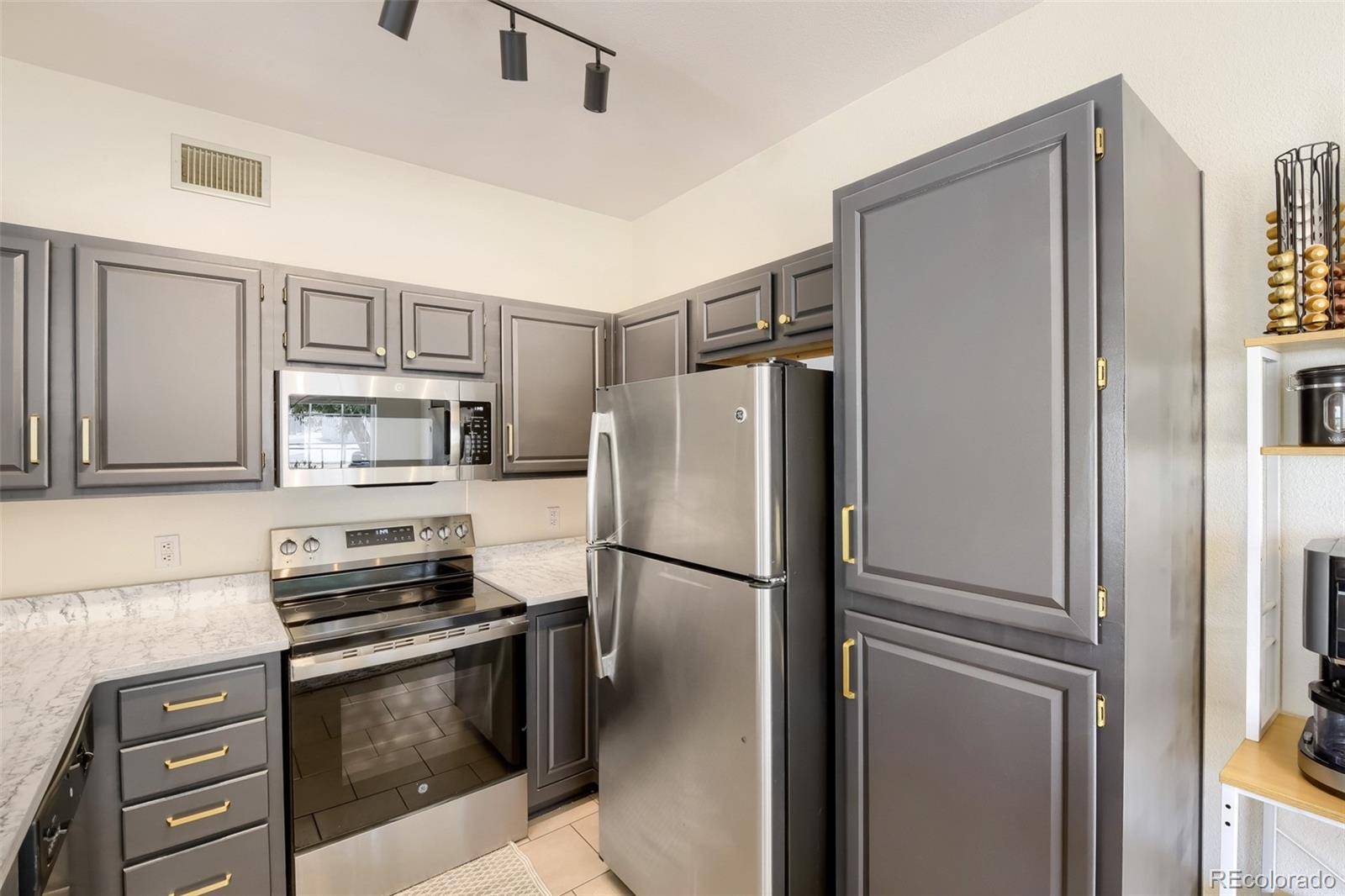 8365 Pebble Creek WAY #104, Littleton, CO 80126