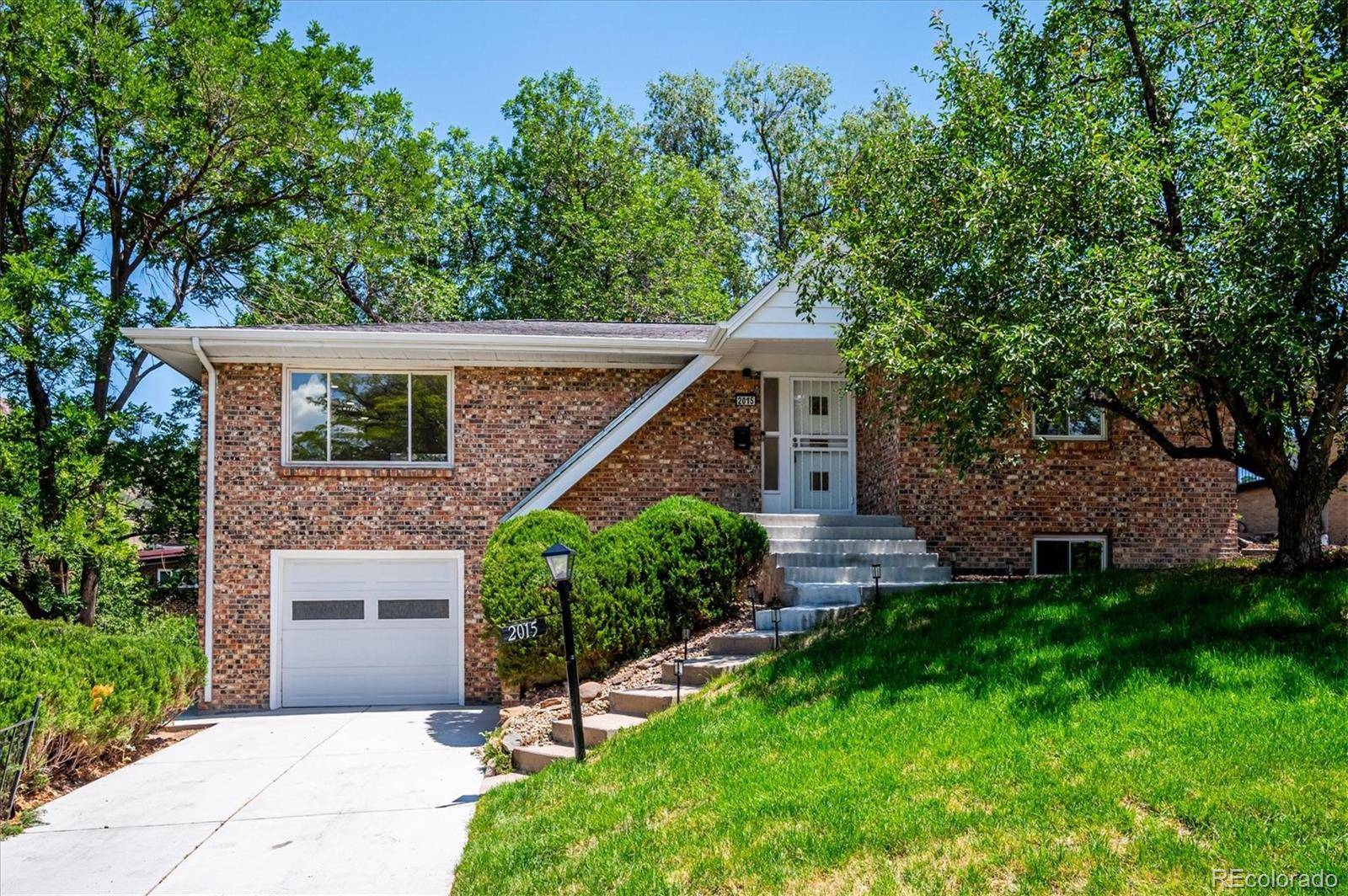 2015 Arapahoe ST, Golden, CO 80401