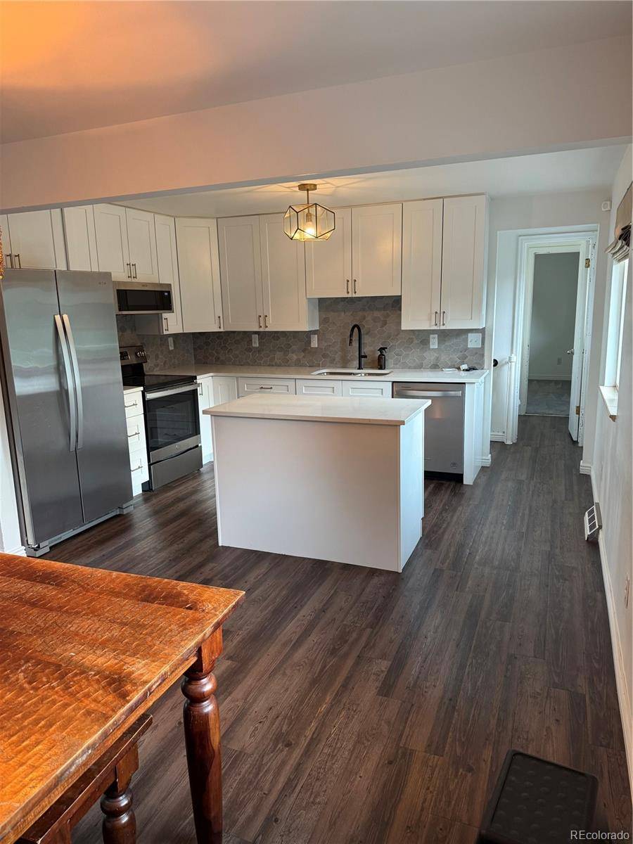 6090 S Sterne Pkwy, Littleton, CO 80120