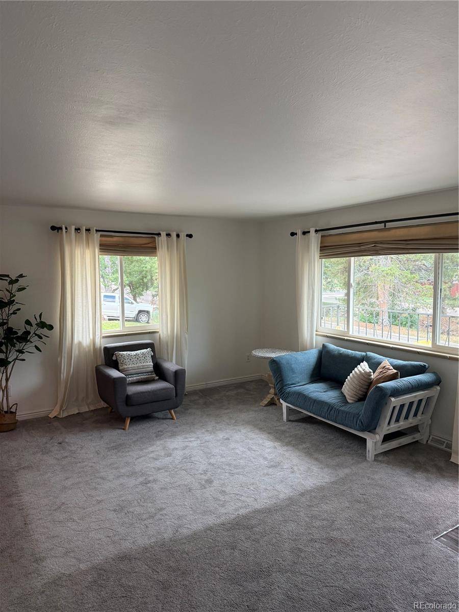 6090 S Sterne Pkwy, Littleton, CO 80120