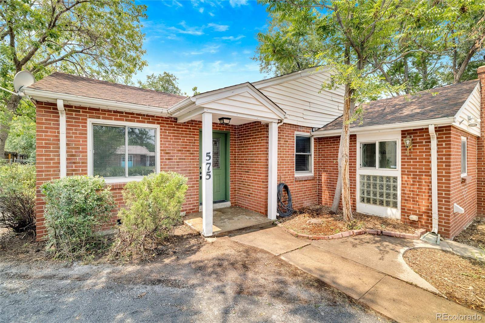 575 S Clay ST, Denver, CO 80219