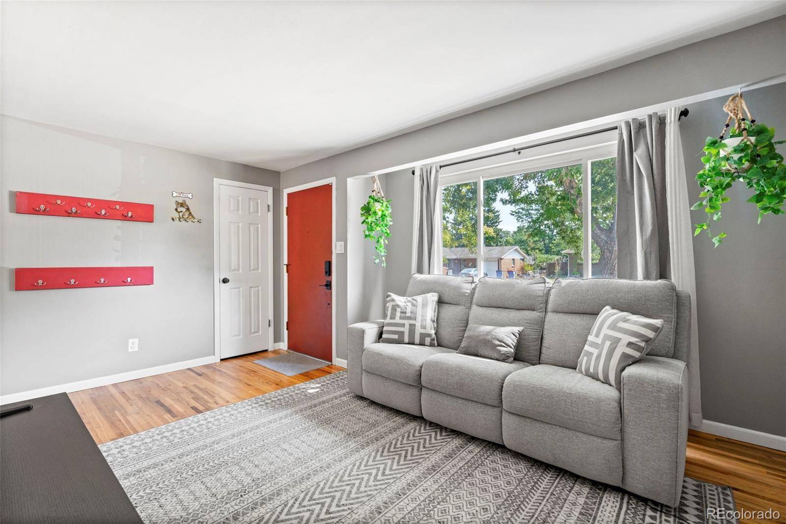 1605 S Cape ST, Lakewood, CO 80232