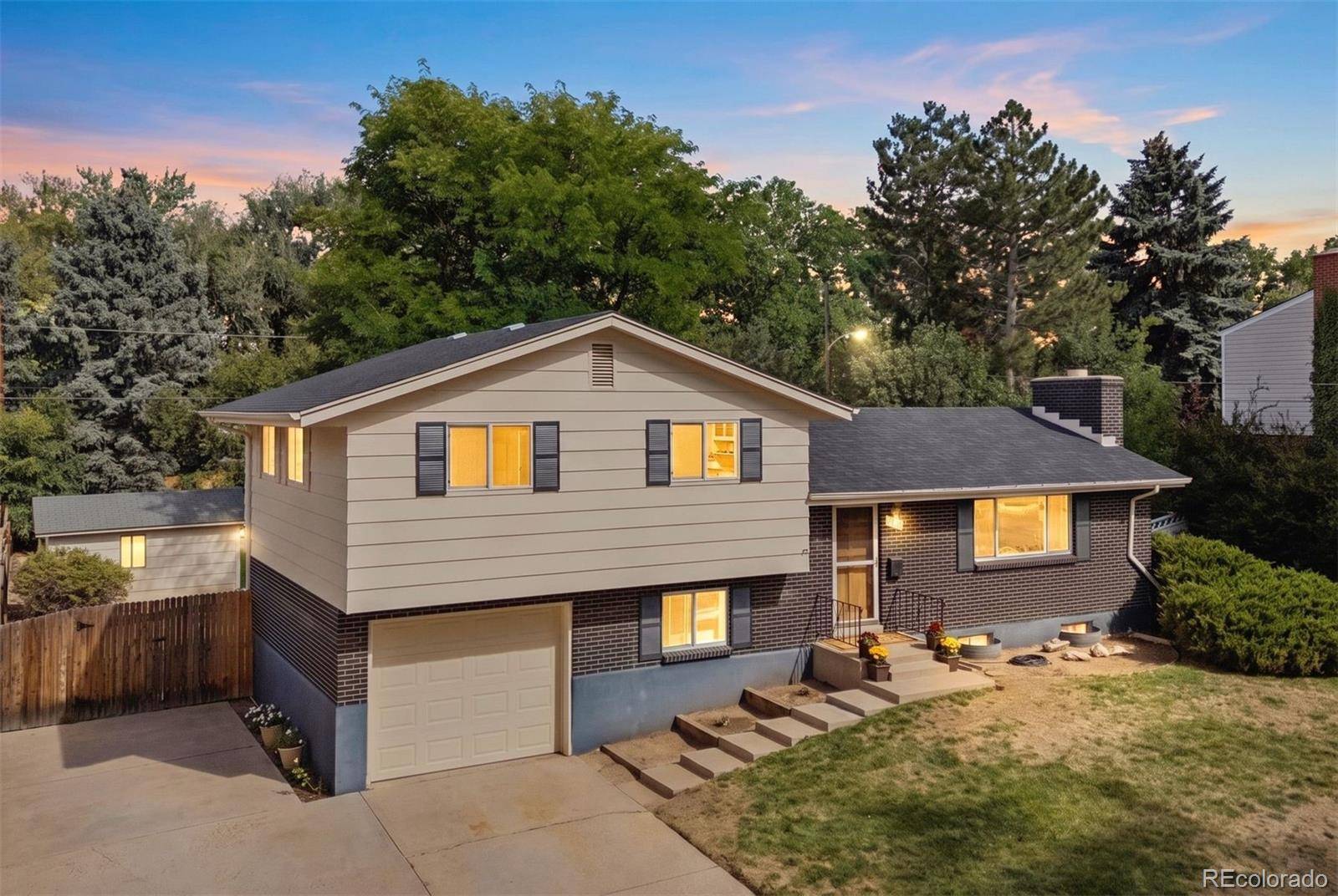 6256 S Cook ST, Centennial, CO 80121