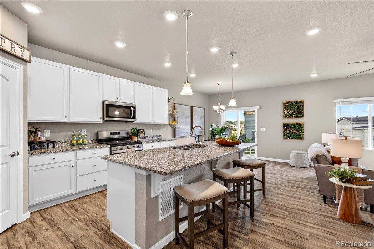5374 Trails Edge LN, Castle Rock, CO 80104