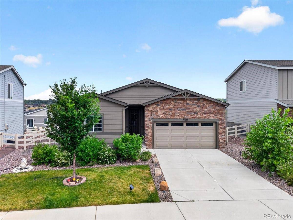 5374 Trails Edge LN, Castle Rock, CO 80104