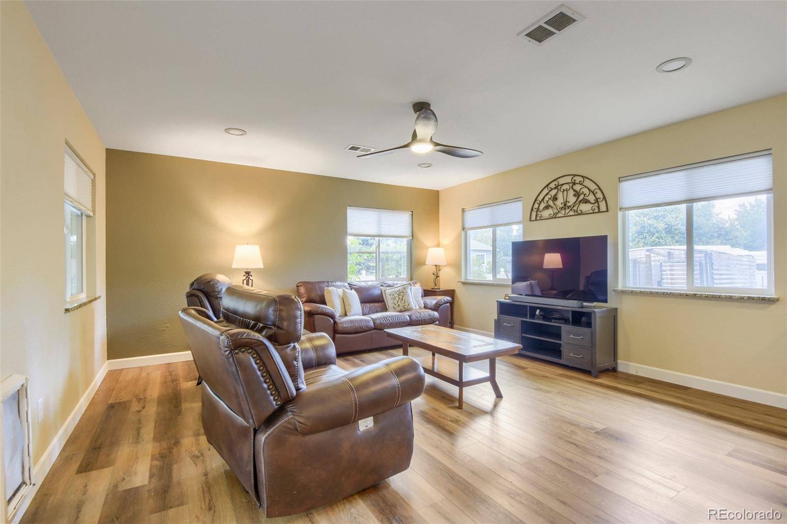 1547 S Uvalda ST, Aurora, CO 80012