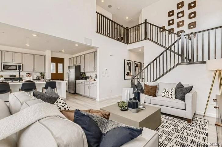 16847 W 92nd DR, Arvada, CO 80007
