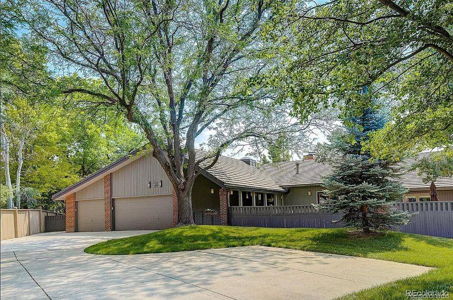 27 Beacon Hill LN, Greenwood Village, CO 80111