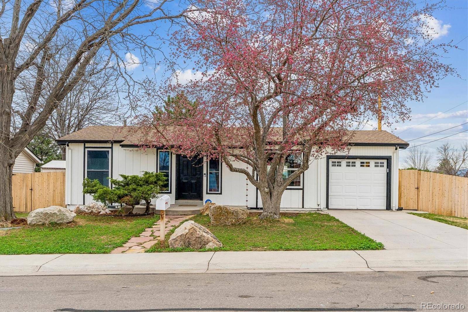 3550 W Mountain RD, Englewood, CO 80110