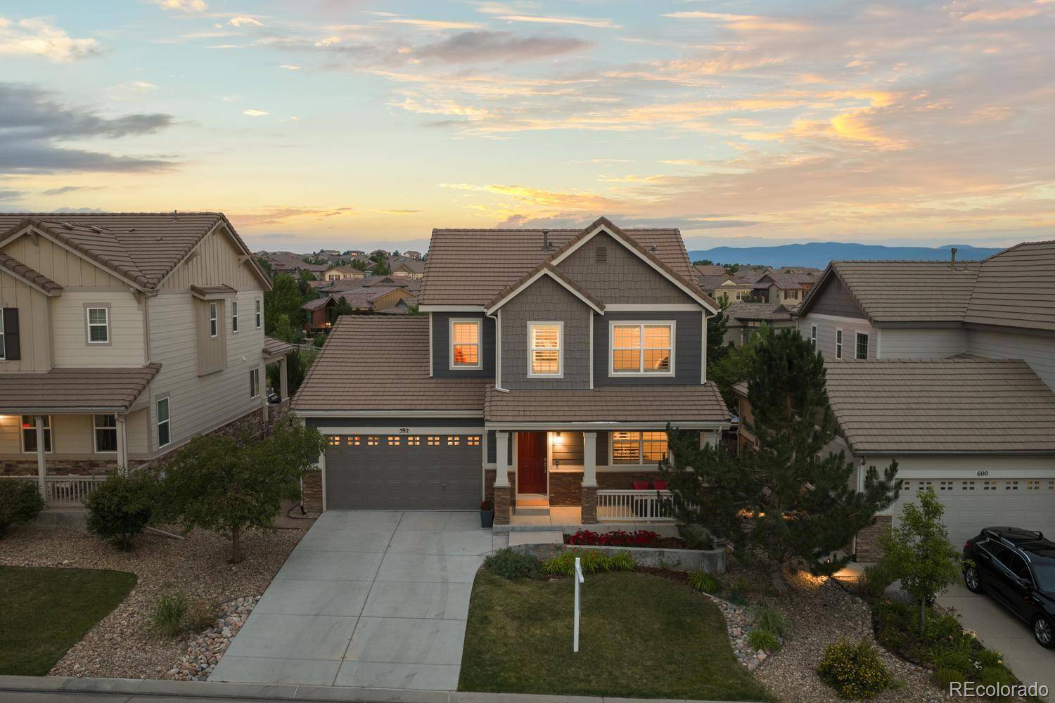 592 Meadowleaf LN, Highlands Ranch, CO 80126