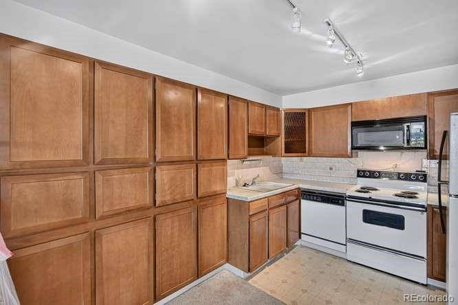 9155 E Center AVE #10D, Denver, CO 80247