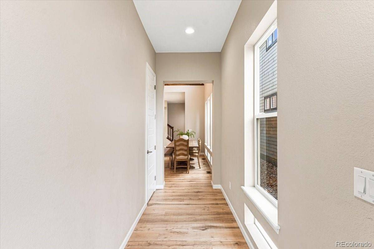 10537 Oncilla LN, Lone Tree, CO 80124