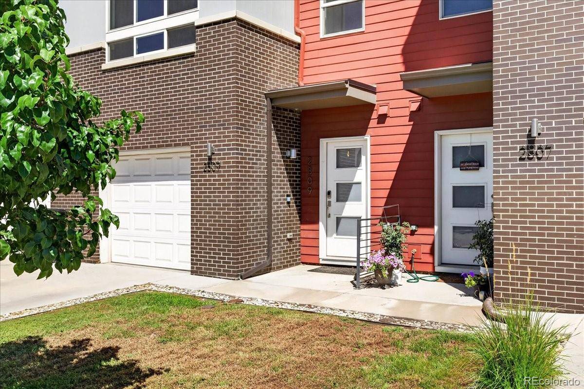 2809 W Parkside PL, Denver, CO 80221