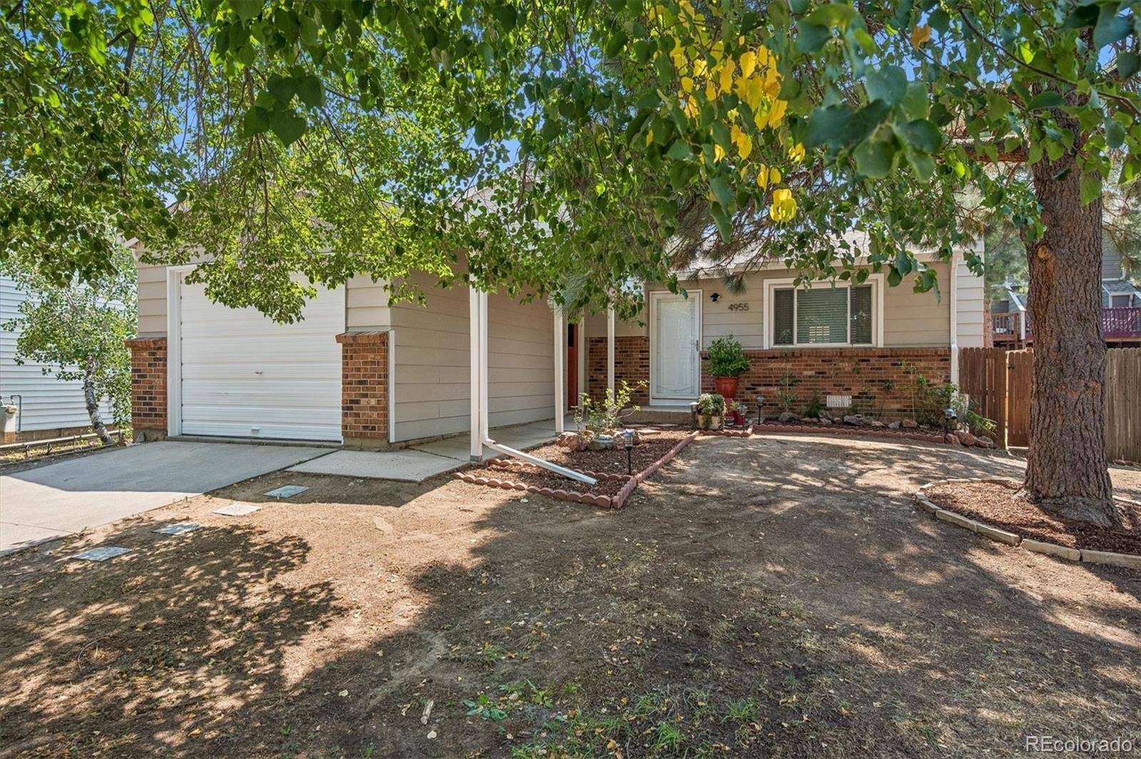 4955 S Quintero CIR, Aurora, CO 80015