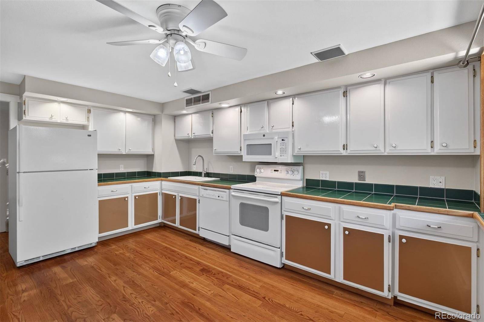 3576 S Ivanhoe ST, Denver, CO 80237