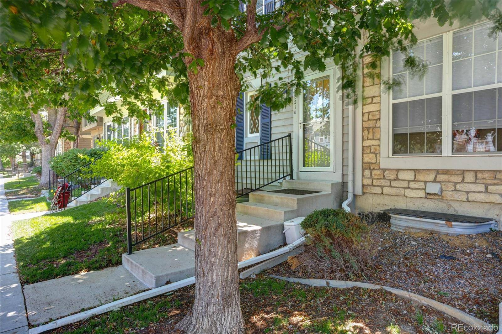 8210 S Fillmore CIR, Centennial, CO 80122