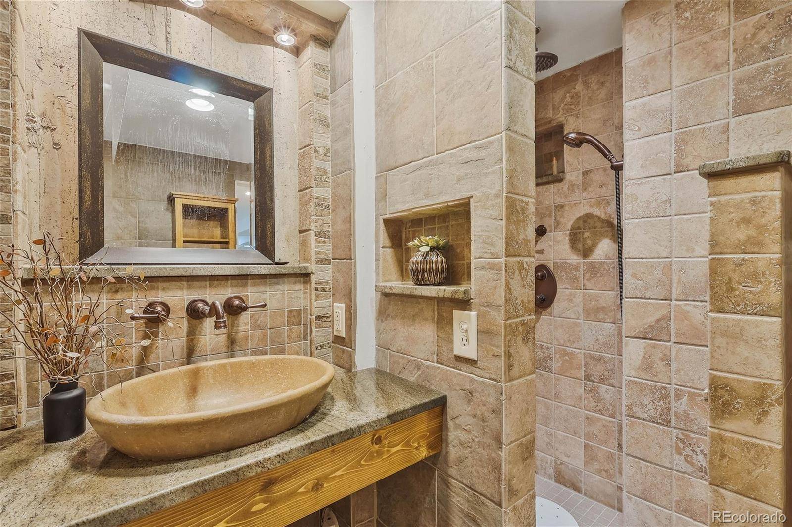 2080 E Phillips LN, Centennial, CO 80122