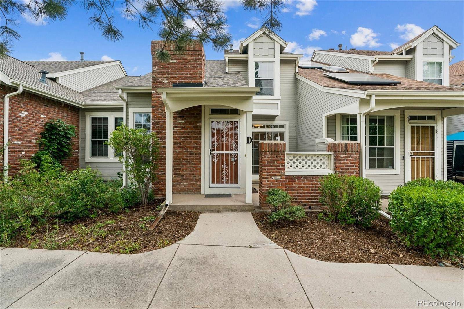 2910 W Long CIR #D, Littleton, CO 80120