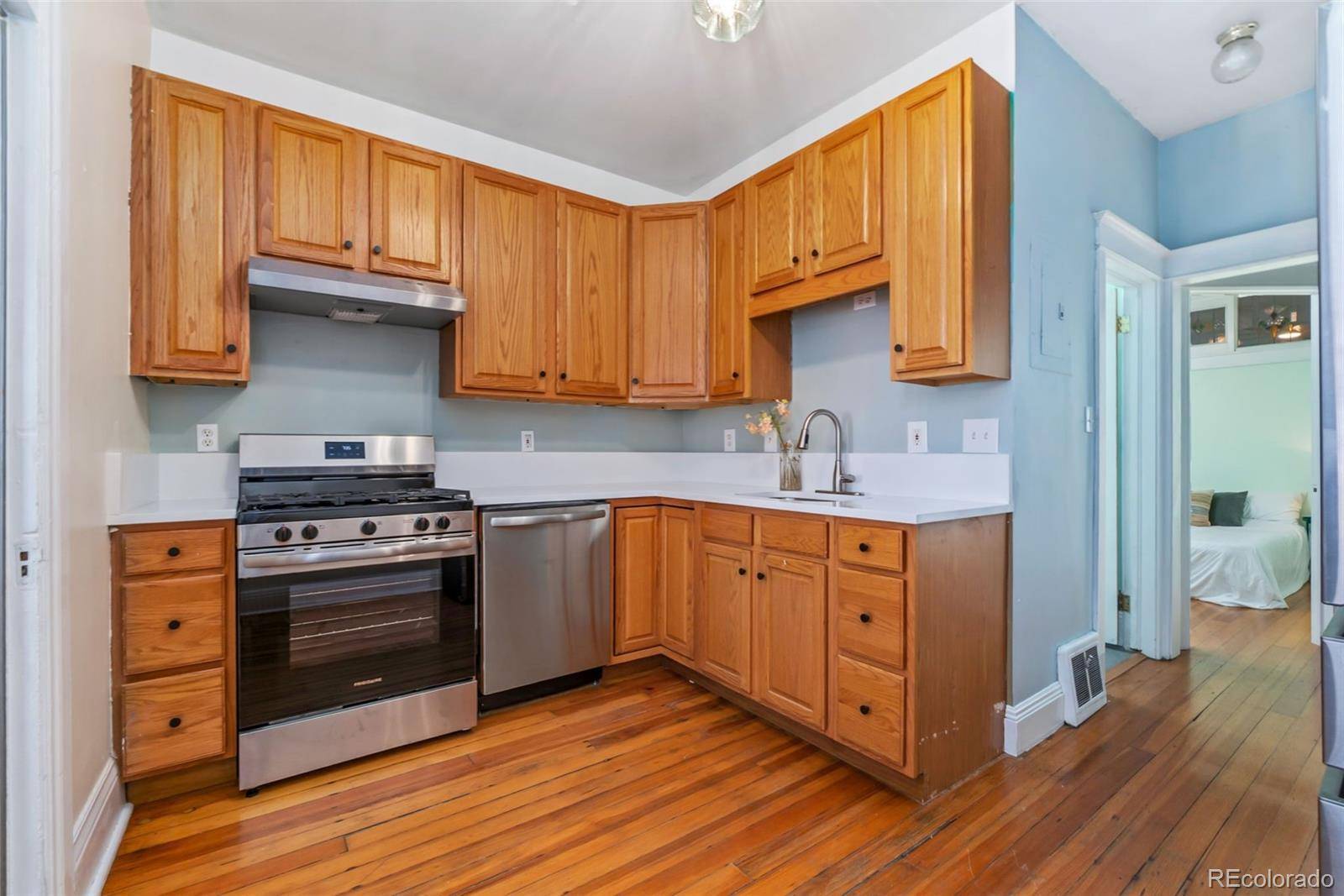 129 E Exposition AVE, Denver, CO 80209