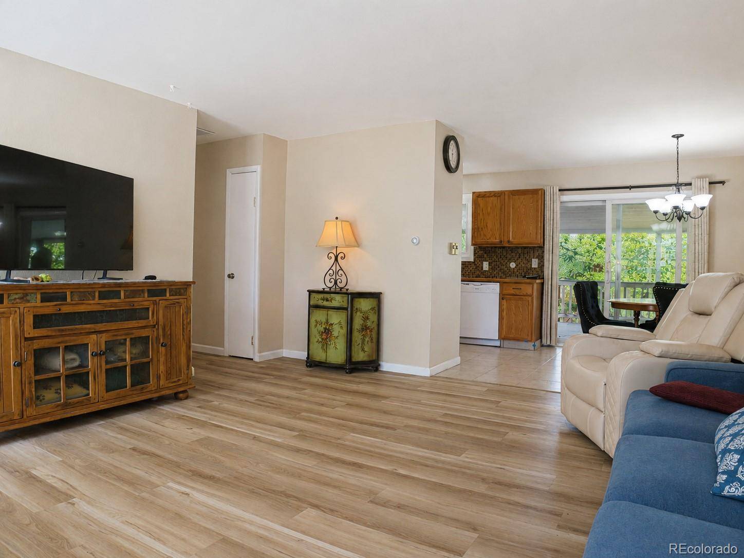697 S Worchester ST, Aurora, CO 80012