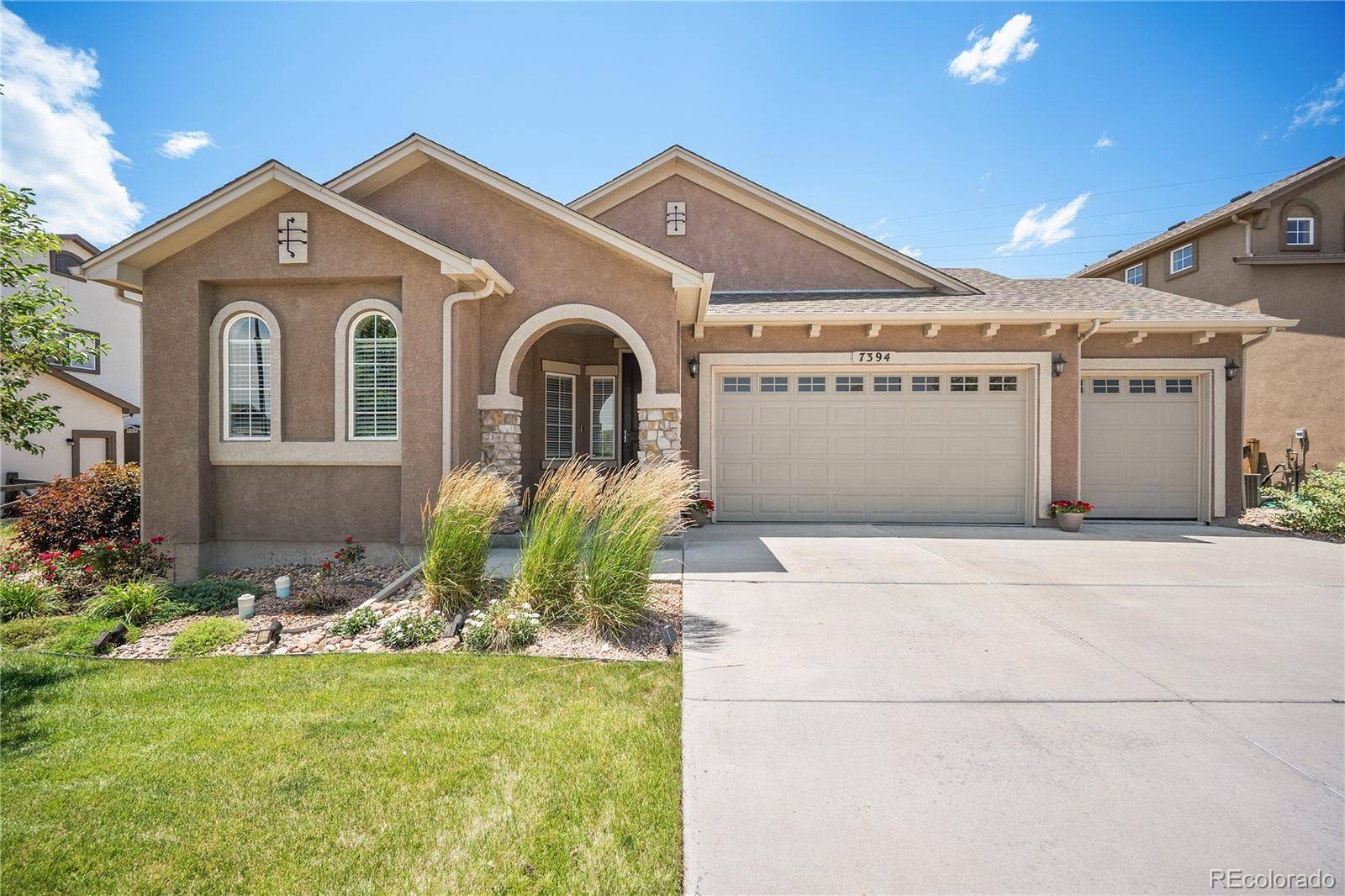 7394 Rim Bluff LN, Colorado Springs, CO 80927