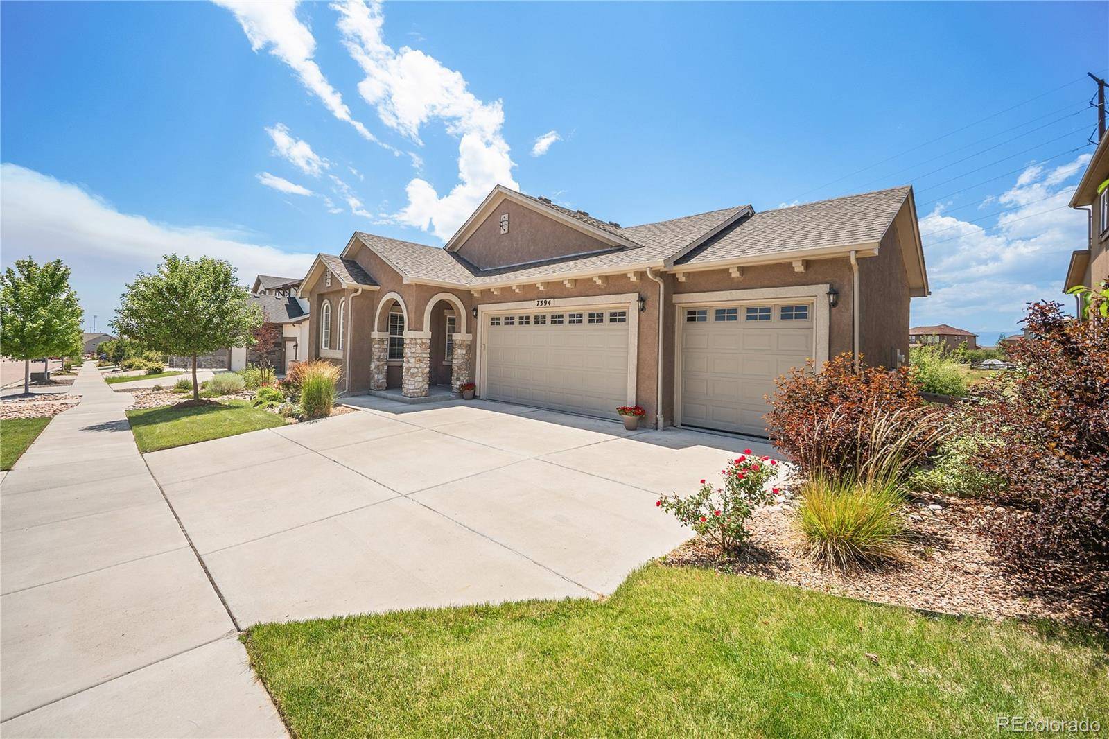 7394 Rim Bluff LN, Colorado Springs, CO 80927