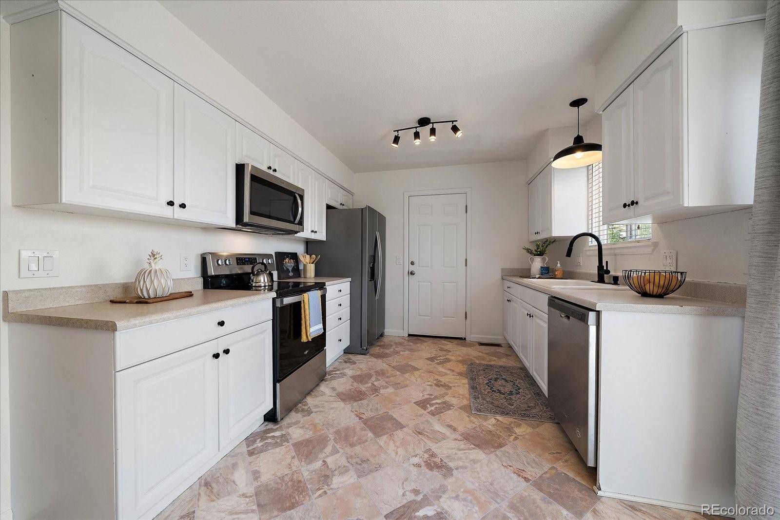4567 S Fairplay CT, Aurora, CO 80015