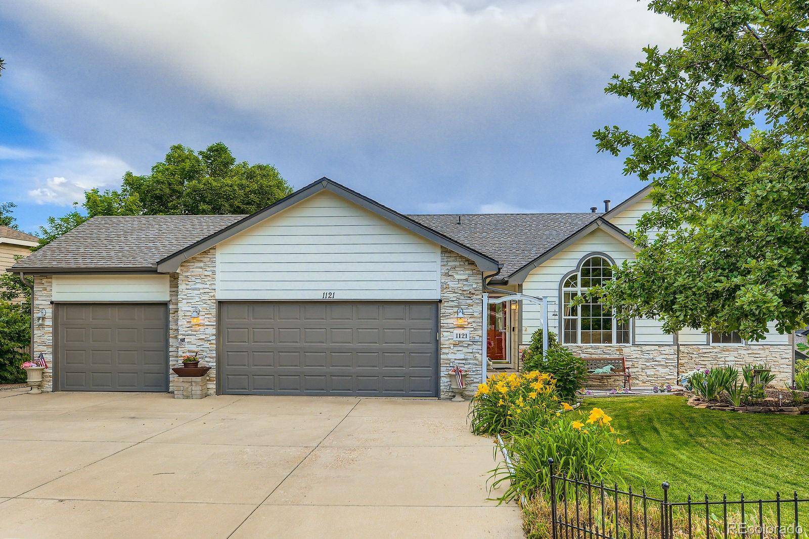 1121 Country Acres CT, Johnstown, CO 80534