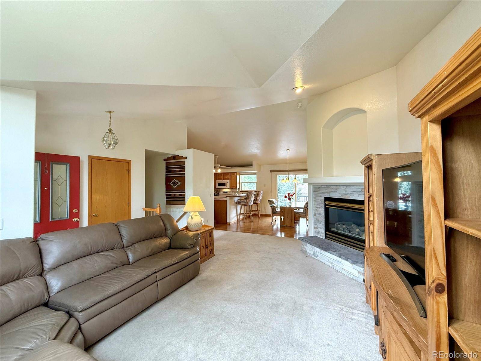 1121 Country Acres CT, Johnstown, CO 80534