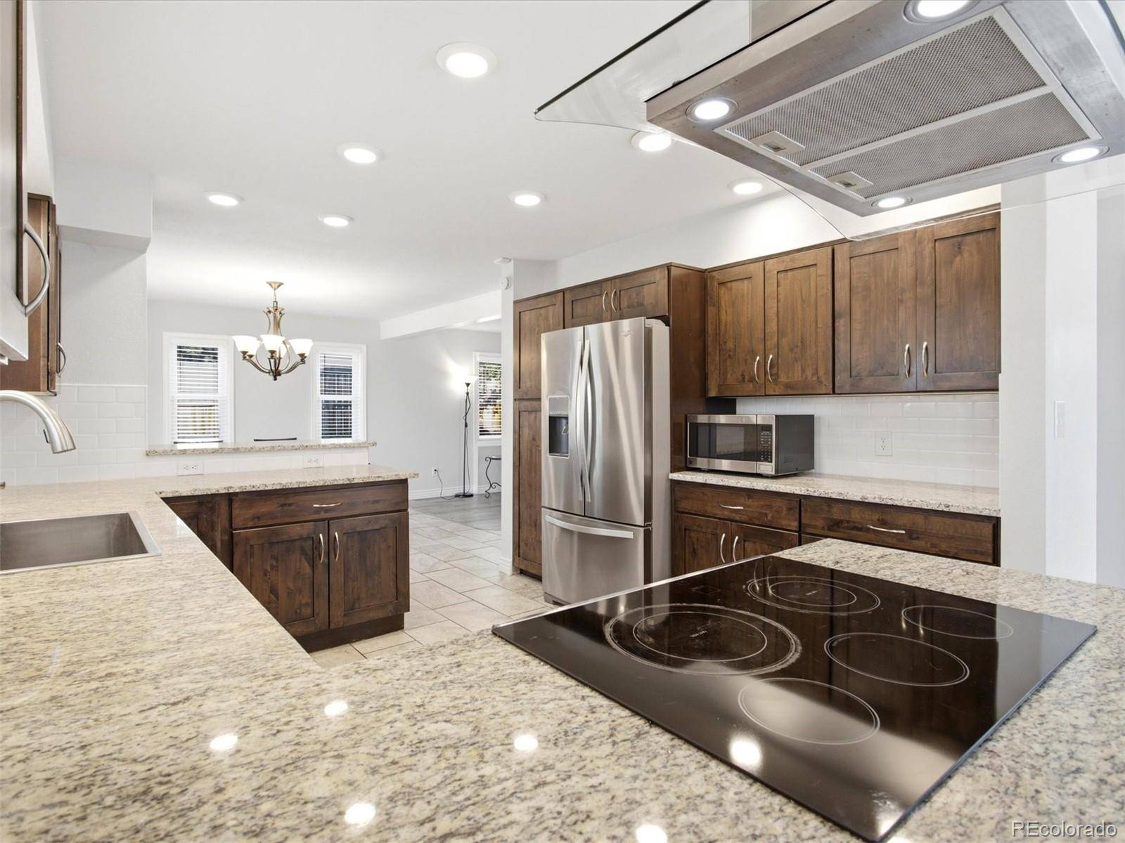 8074 W Brook DR, Littleton, CO 80128