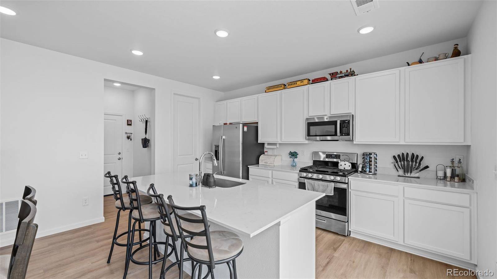 24770 E 39th AVE, Aurora, CO 80019