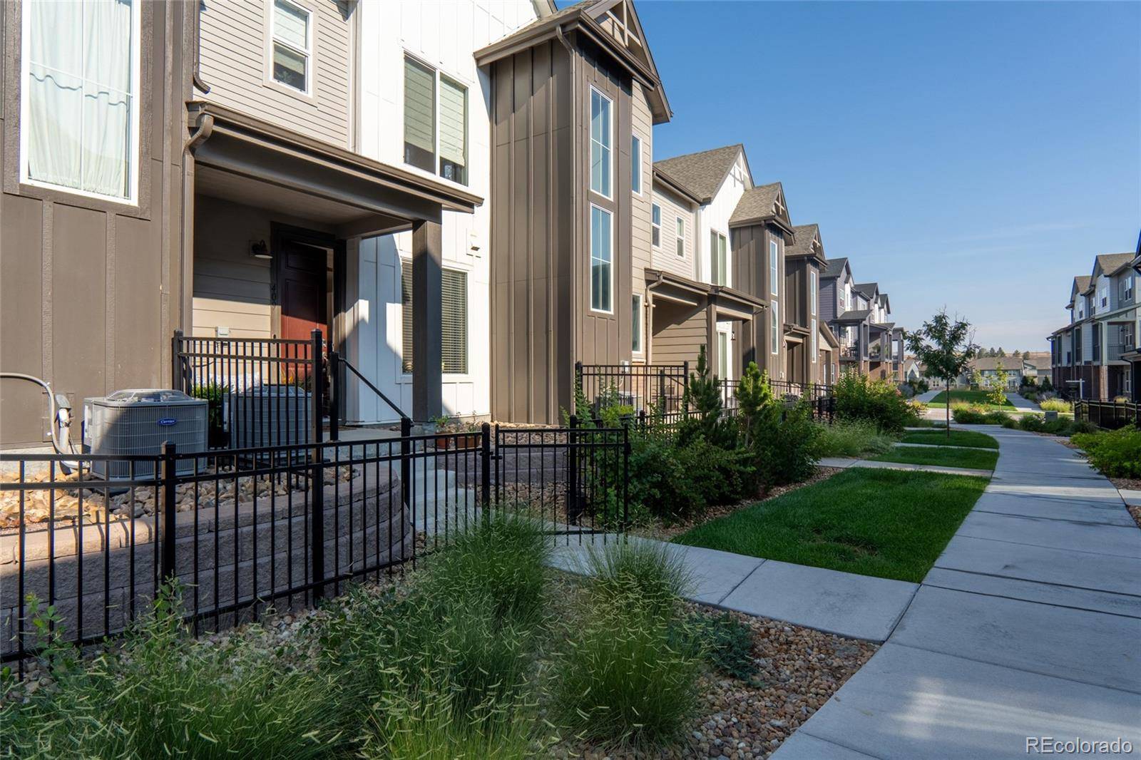 409 Millwall CIR, Castle Rock, CO 80108