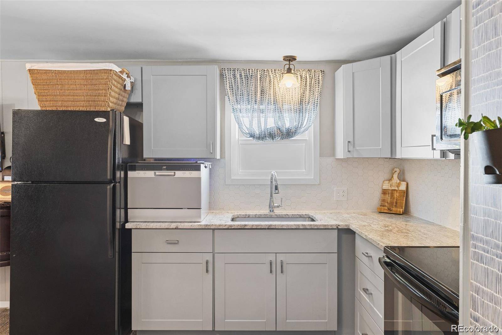 262 Marble CIR, Golden, CO 80401