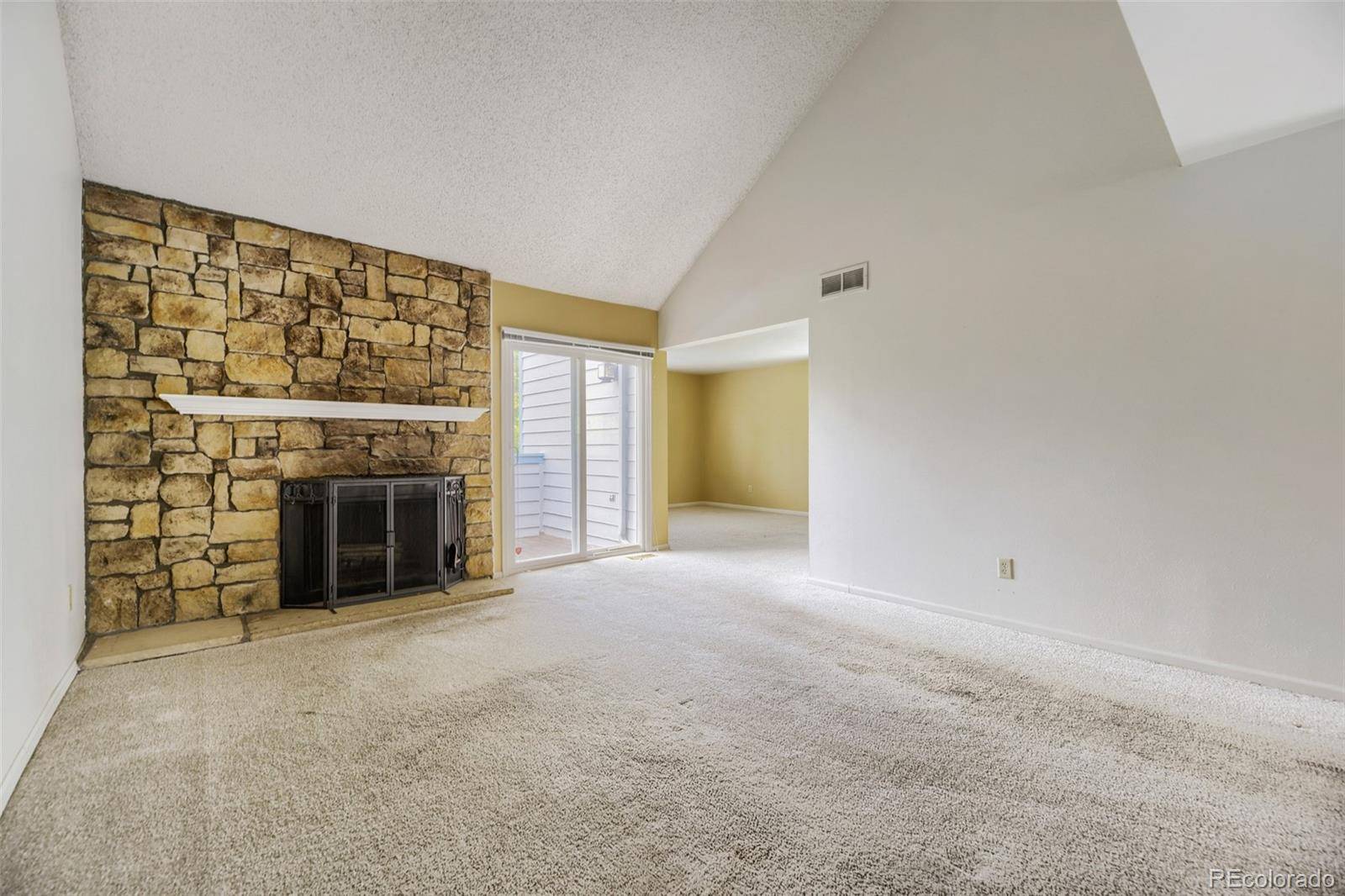 2405 S Worchester CT #B, Aurora, CO 80014