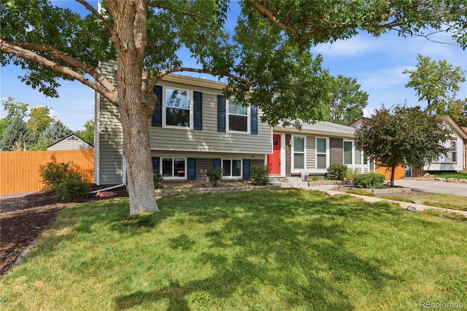 1809 E Cottonwood ST, Broomfield, CO 80020