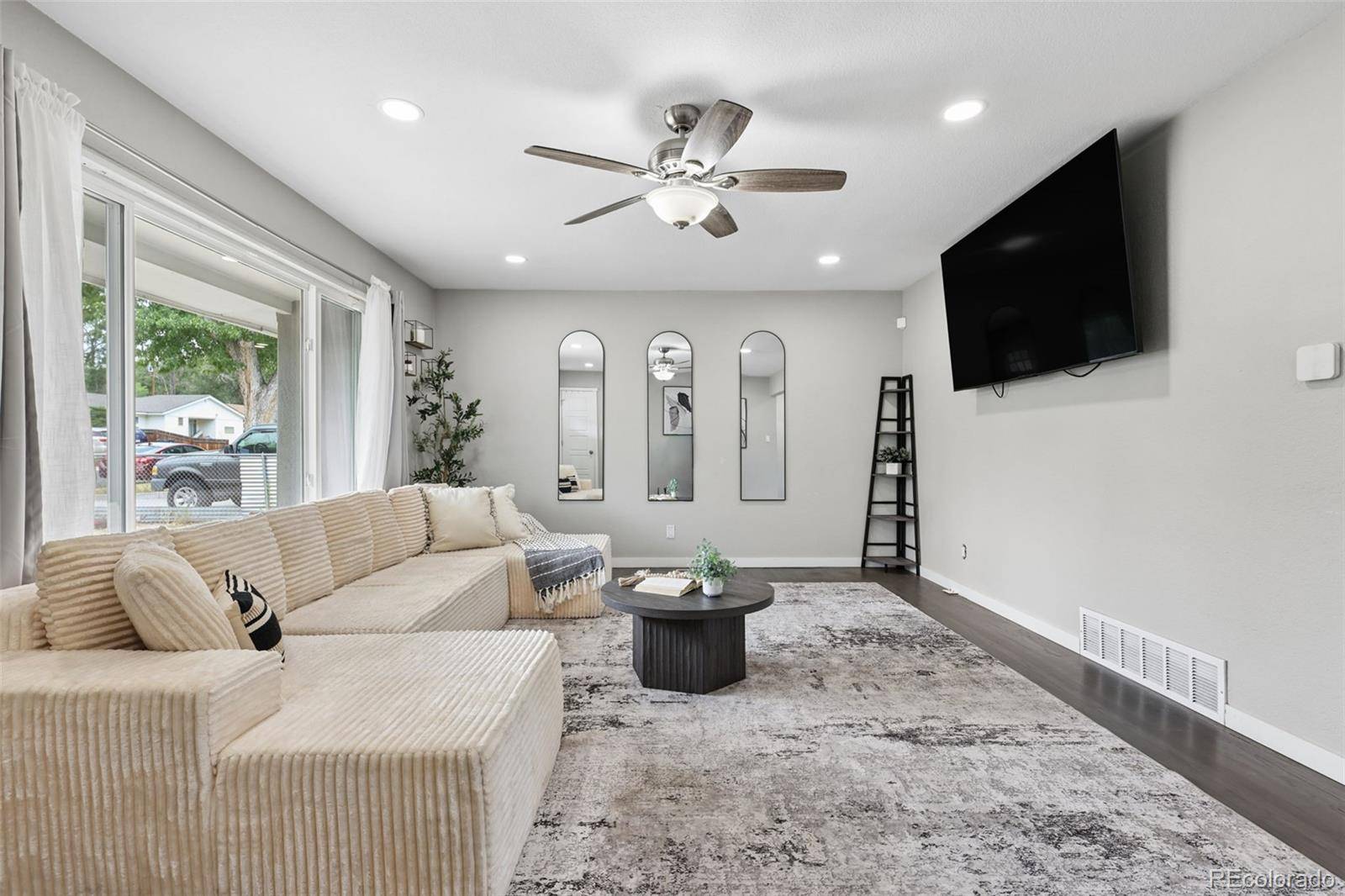629 Hackberry DR, Colorado Springs, CO 80911